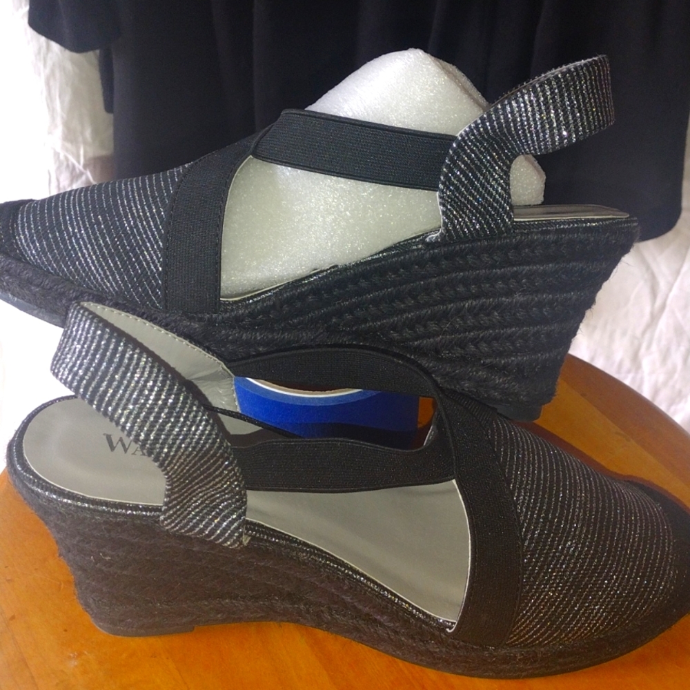 Top - Picture 7 of 12